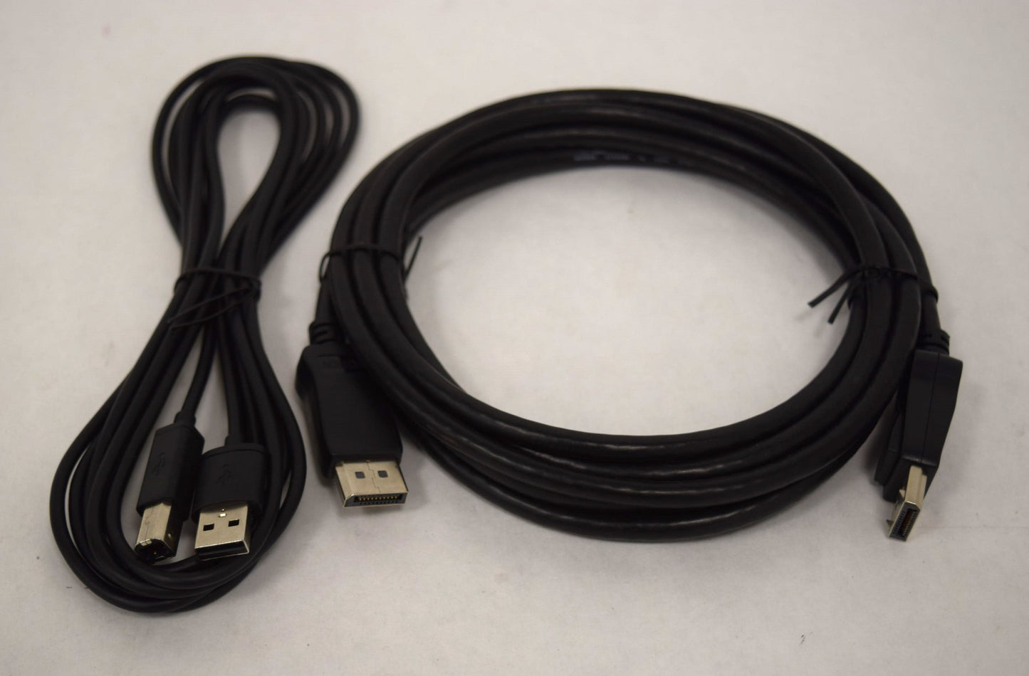 HP L7016T 300CM DP AND USB B TO A CABLE